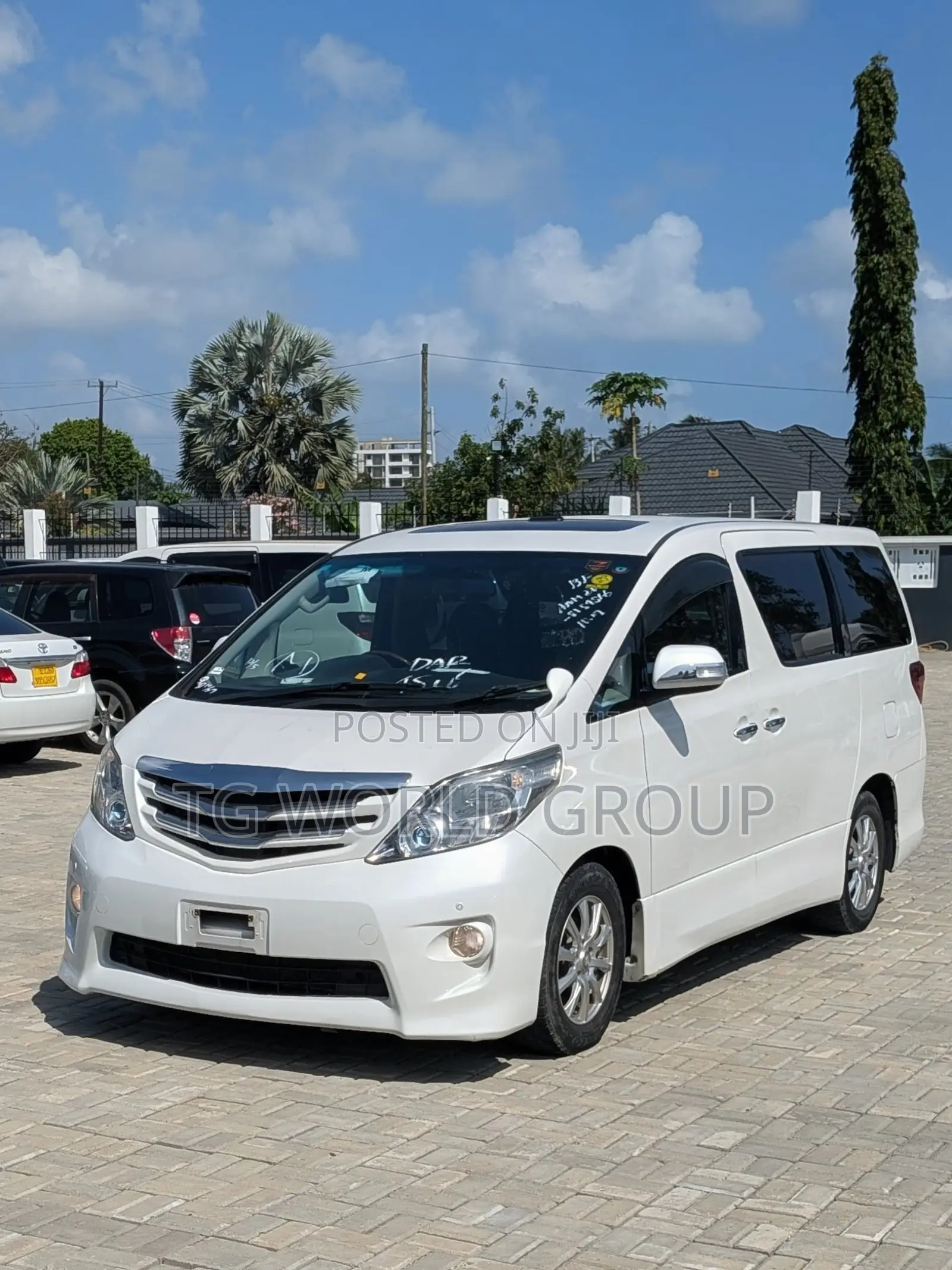 Toyota Alphard 2.4 Petrol FWD 2010 White