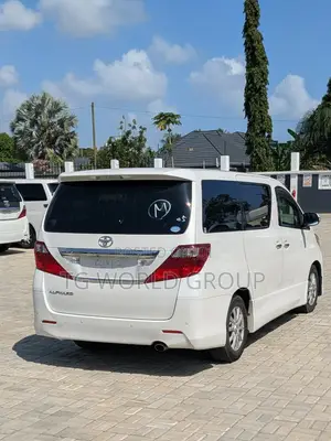 Toyota Alphard 2.4 Petrol FWD 2010 White