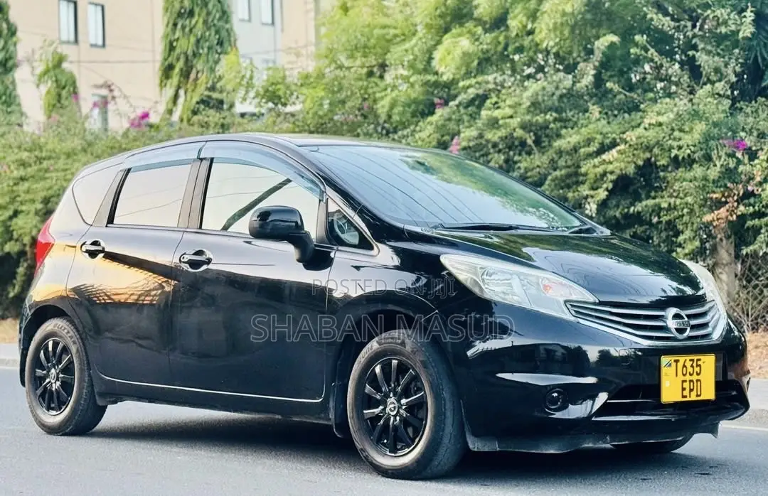 Nissan Note 1.6 Petrol 2013 Black