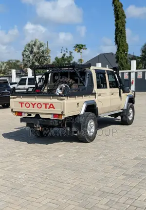 Toyota Land Cruiser 79 Series 2017 Beige