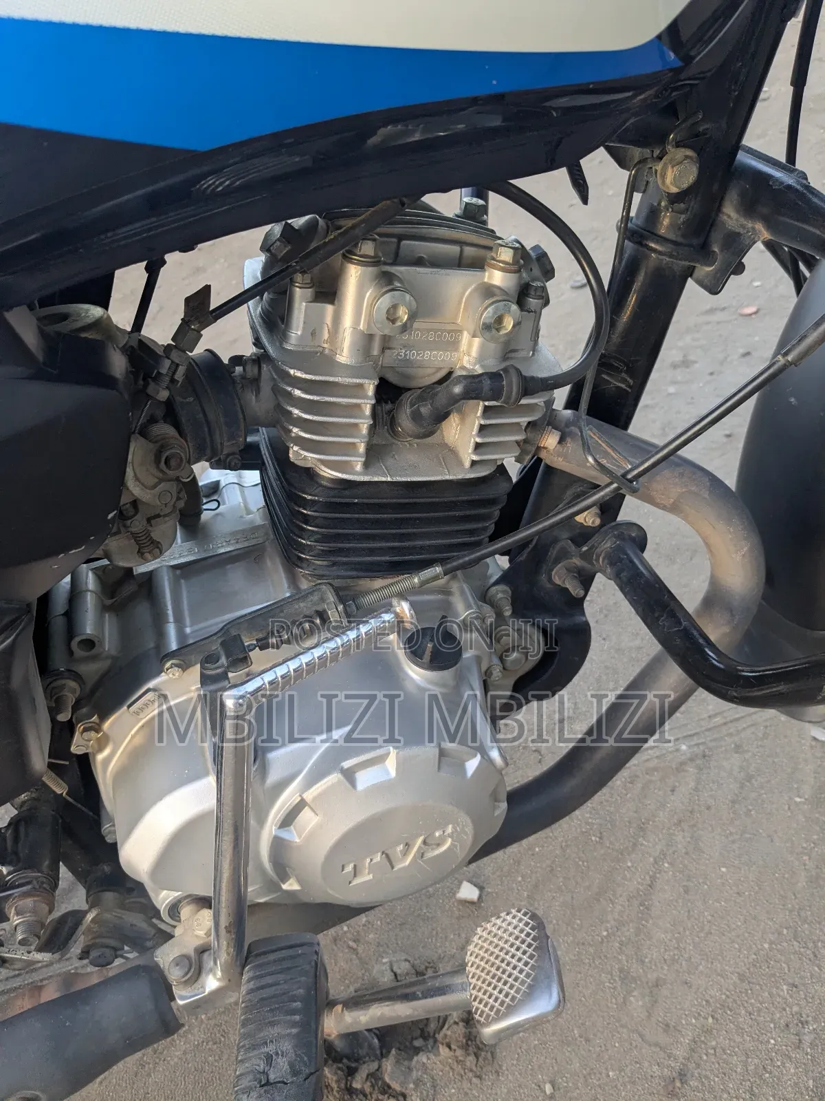 TVS HLX 125 2025 Black