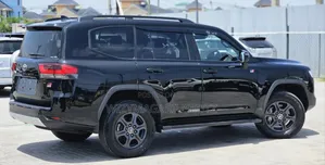 Toyota Land Cruiser LC300 2023 Matt Black