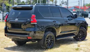 Toyota Land Cruiser Prado 2022 Black