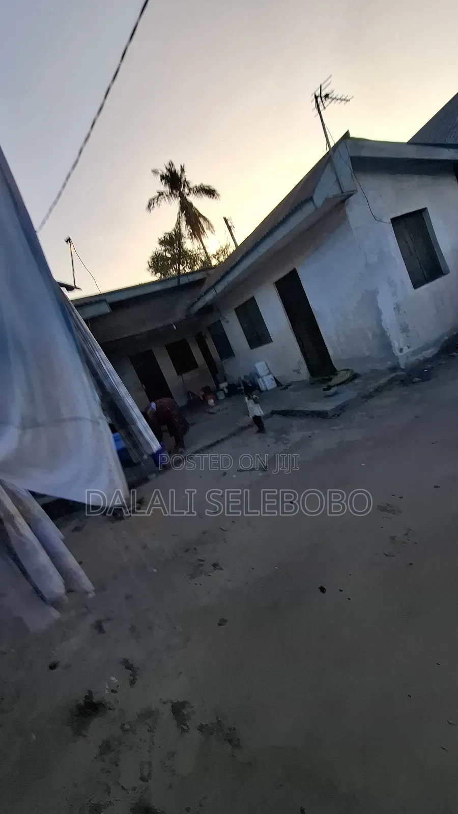 5bdrm Bungalow in Mabibo Sahara for sale