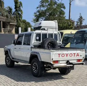 Toyota Land Cruiser 2021 Silver