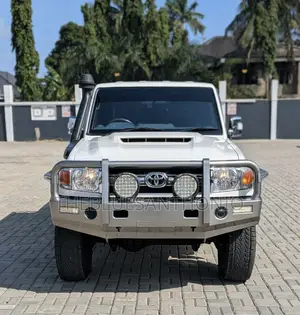 Toyota Land Cruiser 2021 Silver