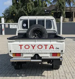 Toyota Land Cruiser 2021 Silver