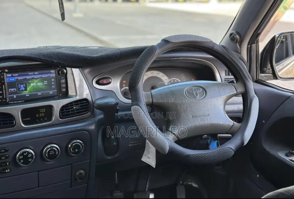 Toyota Noah 2003 Black