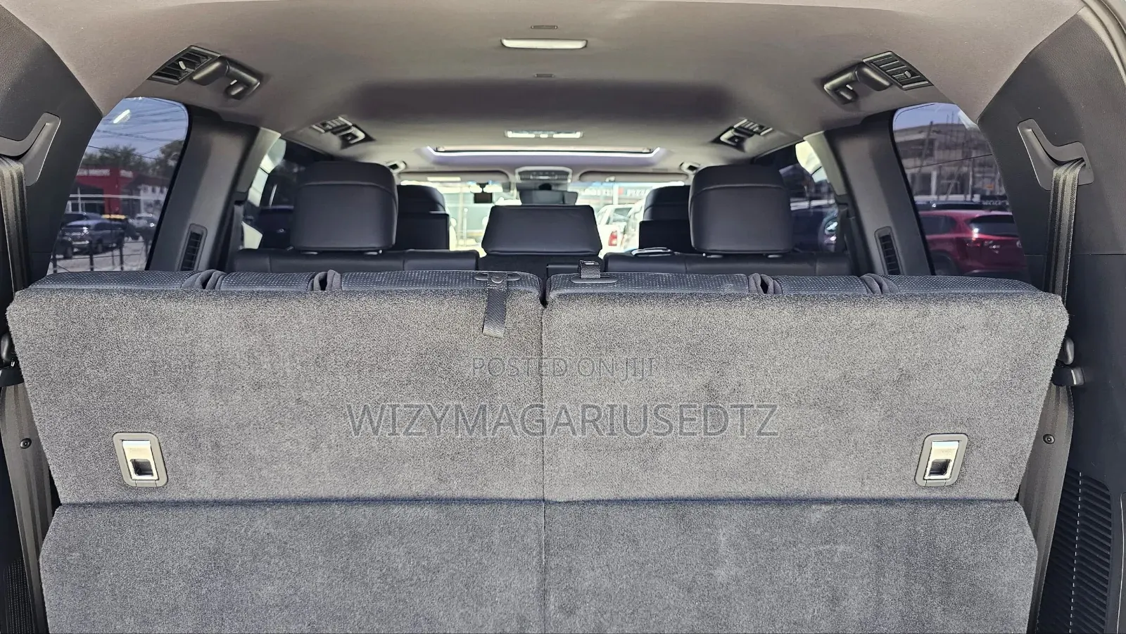 Toyota Land Cruiser LC300 2023 Gold