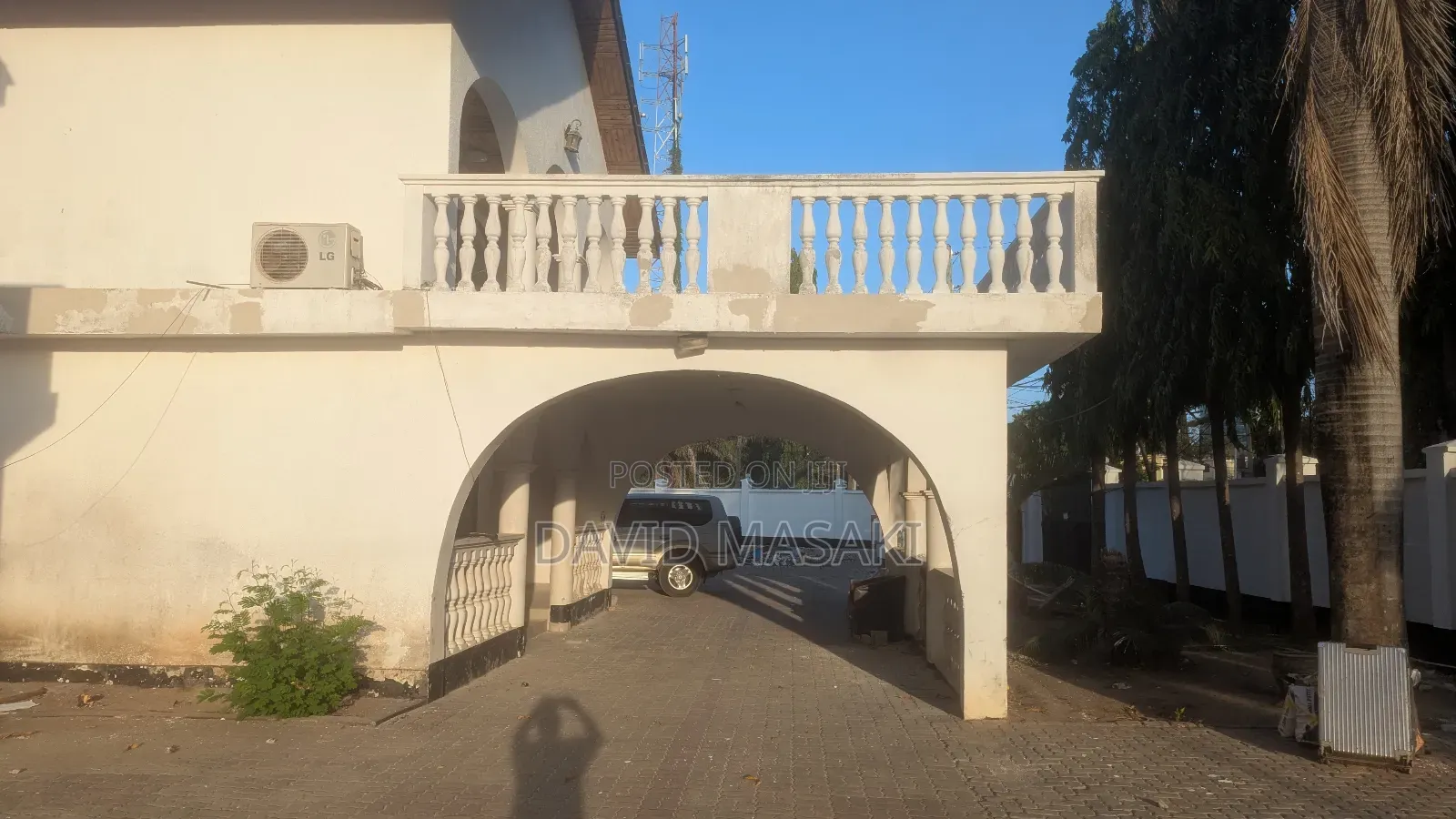 10bdrm House in Regent, Mikocheni for rent
