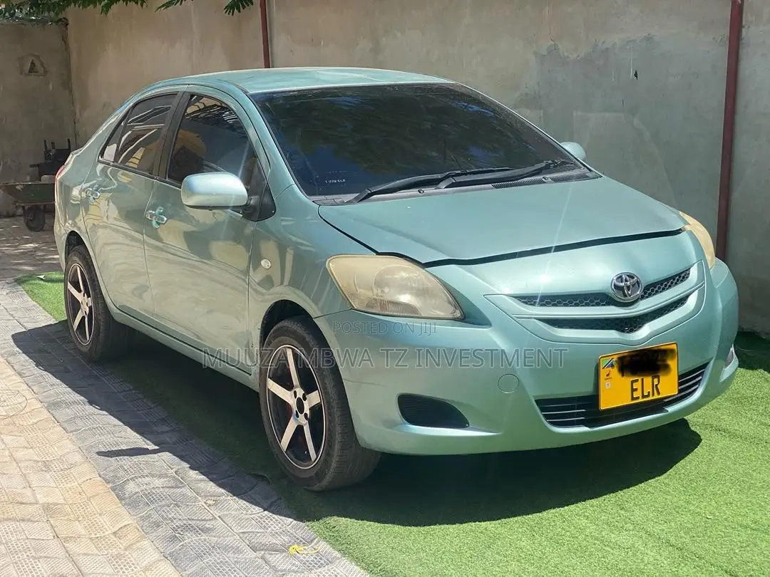 Toyota Belta 2006 Green