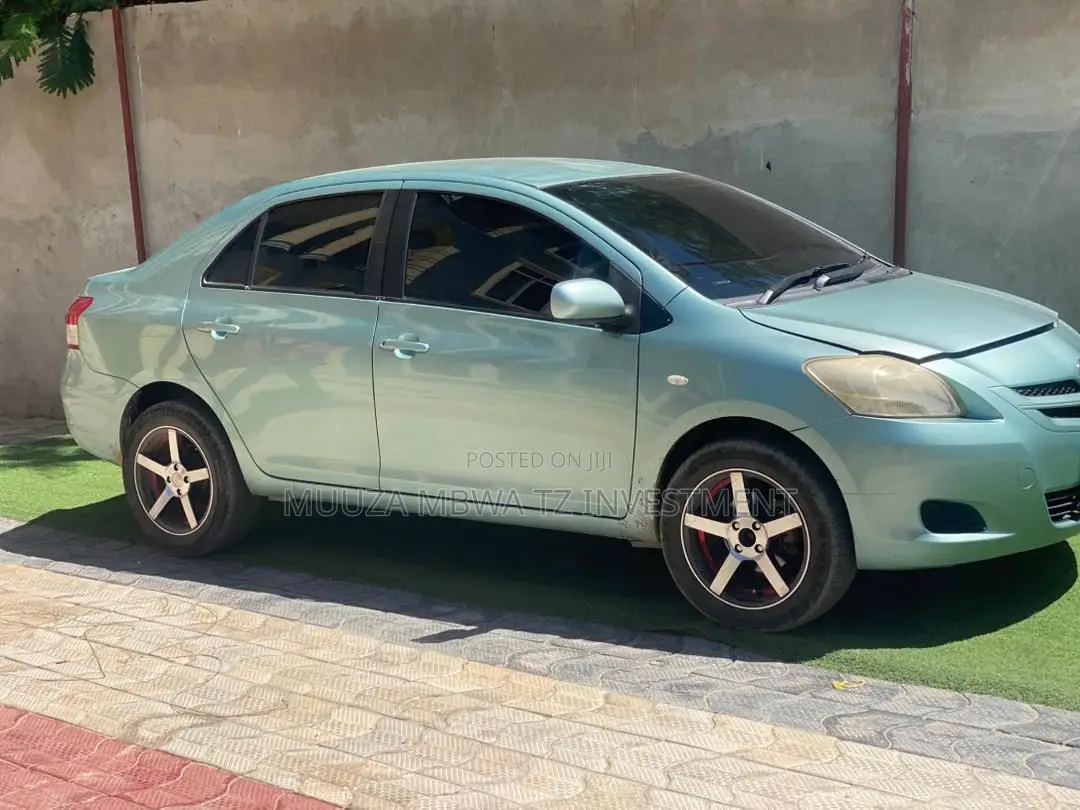 Toyota Belta 2006 Green