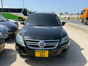 Volkswagen Tiguan 2010 Black