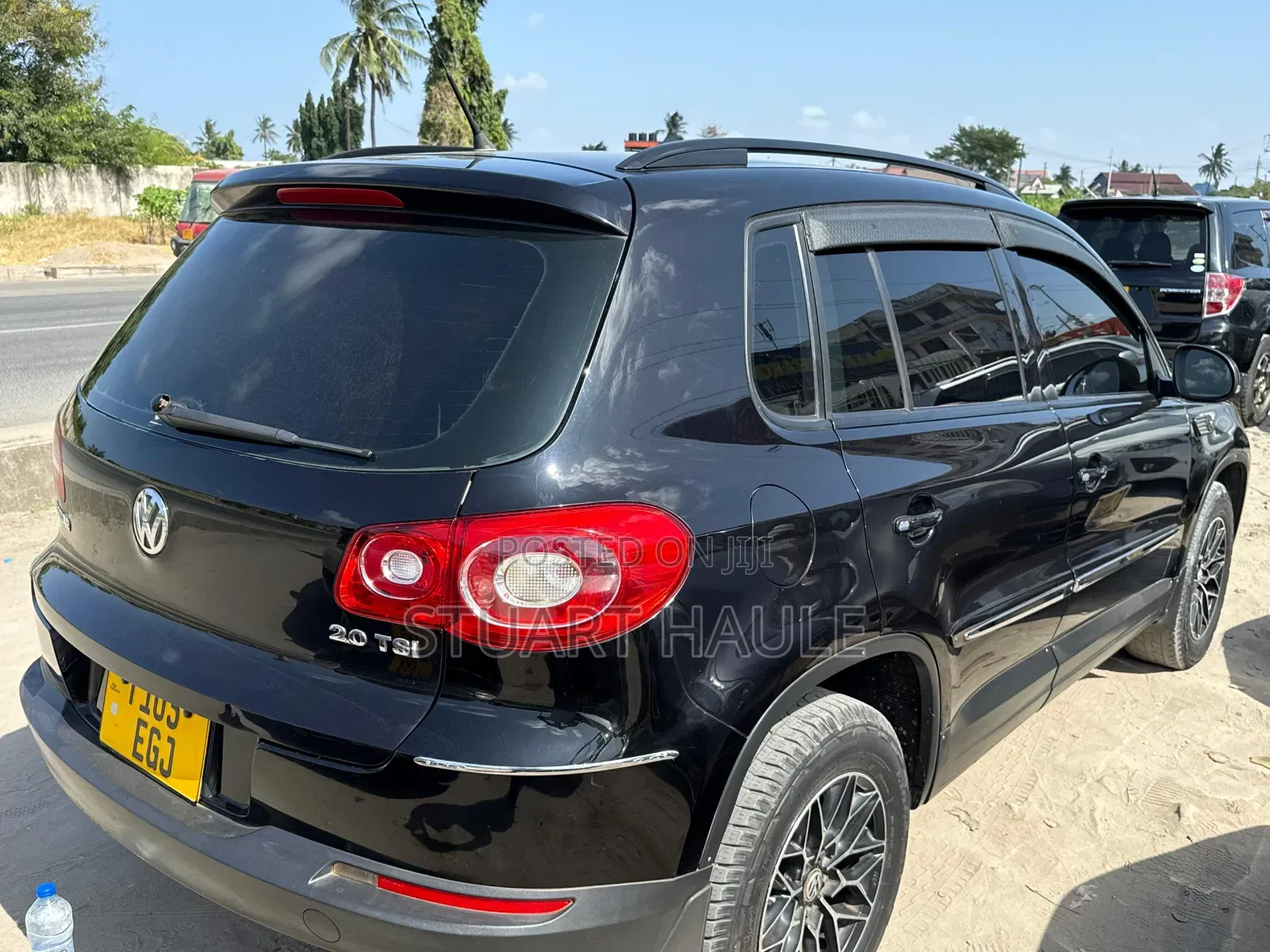 Volkswagen Tiguan 2010 Black