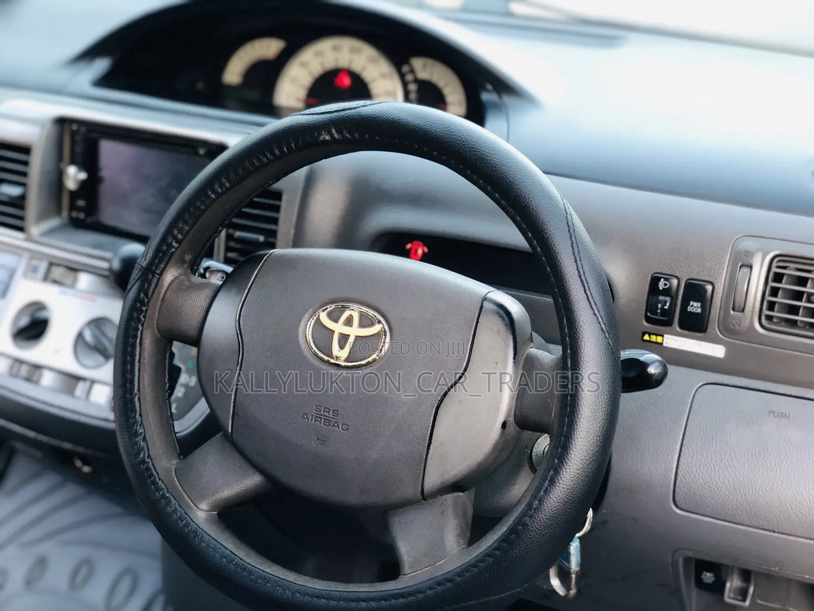 Toyota Raum 2004 Gold
