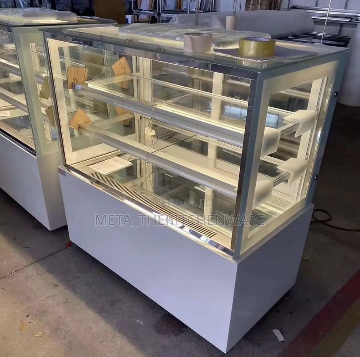 Commercial Square Refrigerated Cake Showcase 1.5mt