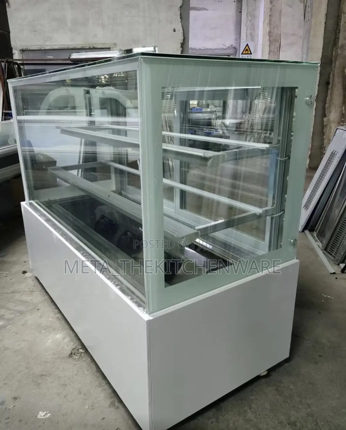 Commercial Square Refrigerated Cake Showcase 1.5mt