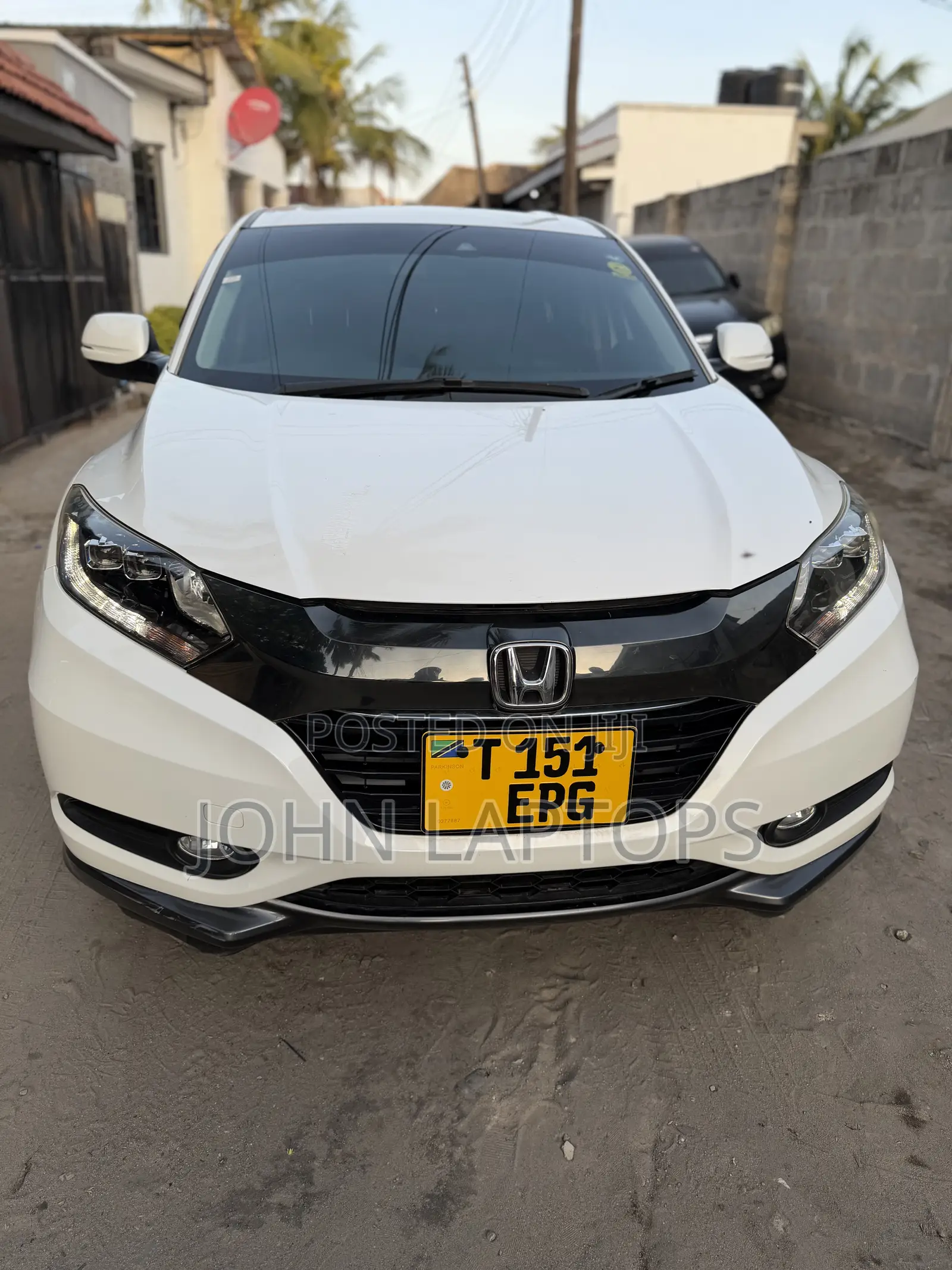 Honda Vezel 1.5 Hybrid 4WD 2016 White
