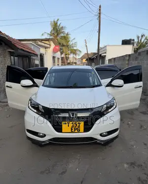 Honda Vezel 1.5 Hybrid 4WD 2016 White