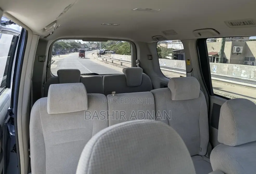 Toyota Noah 2.0 143hp FWD (7 Seater) 2008 Blue