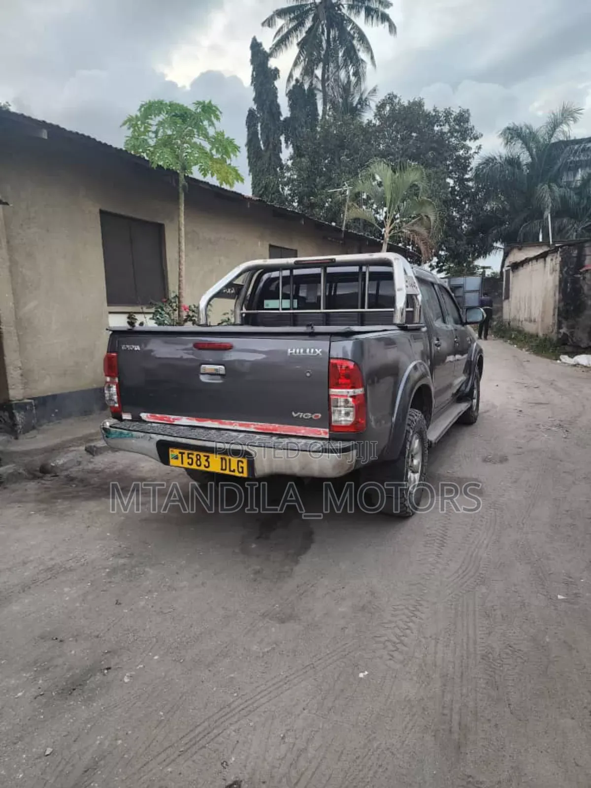 Toyota Hilux 2010 Gray