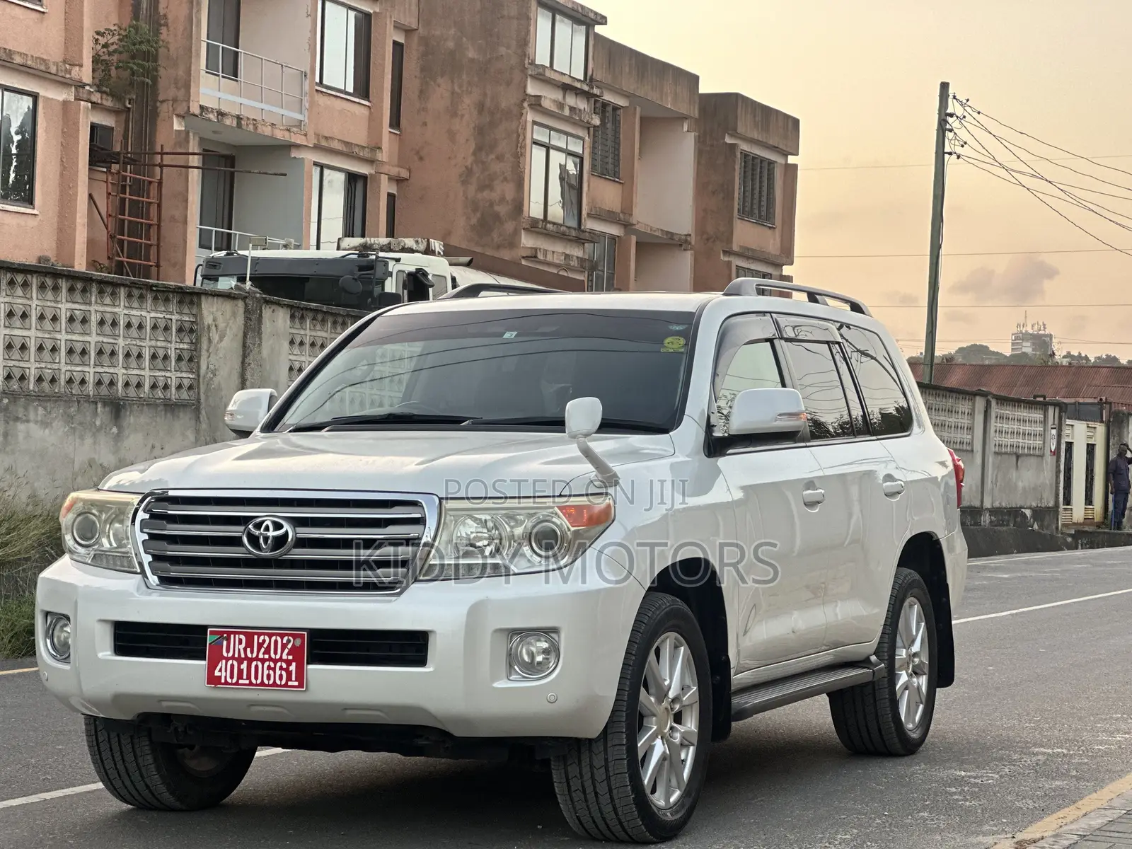 Toyota Land Cruiser 2015 White