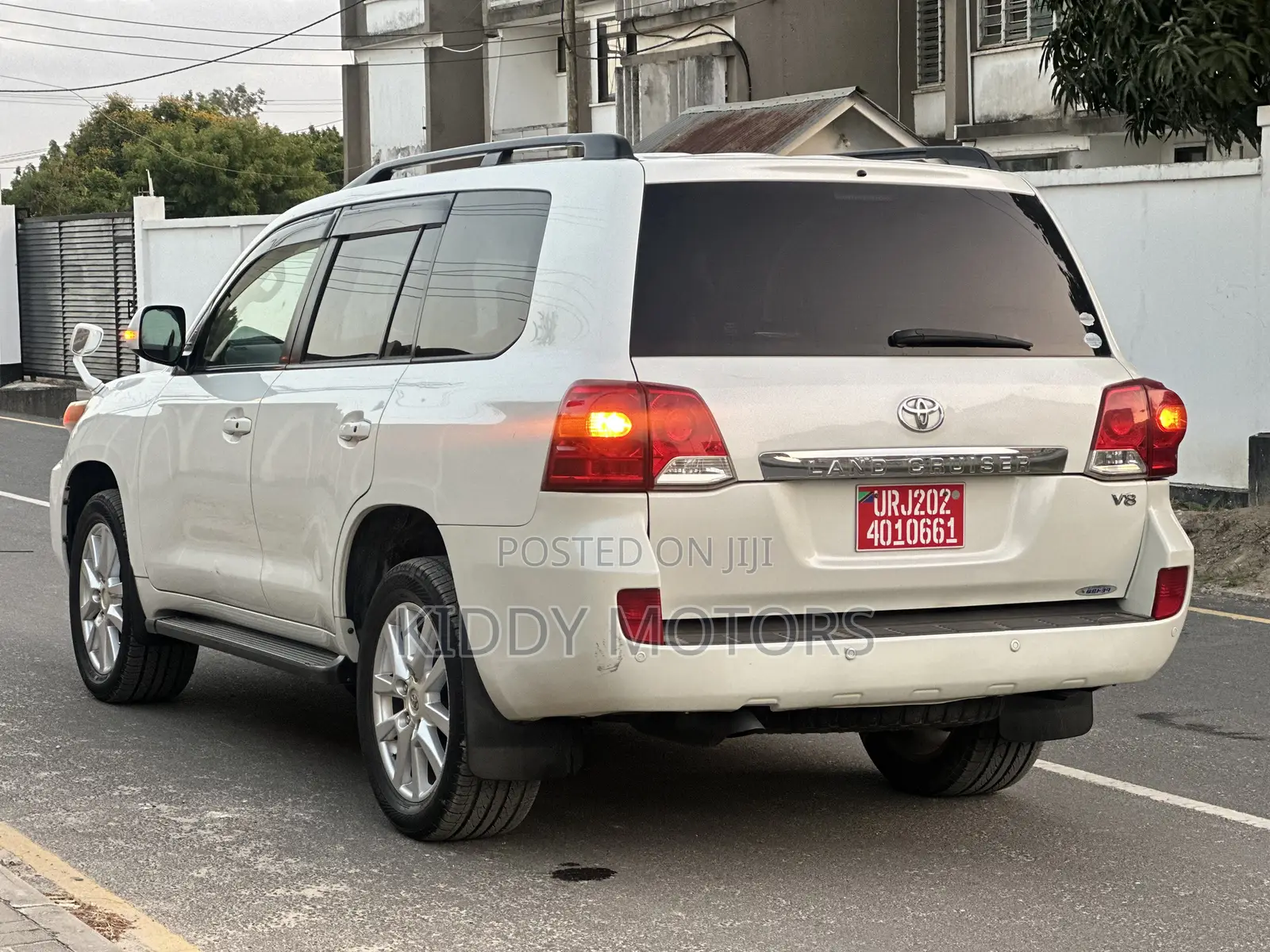 Toyota Land Cruiser 2015 White