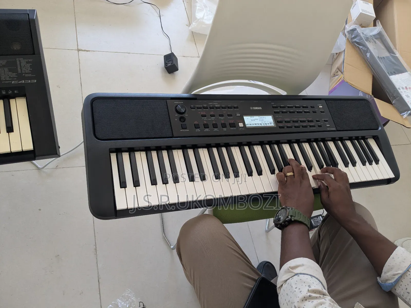PSR Yamaha E- 373