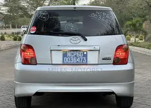 Toyota IST 2003 Silver