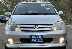 Toyota IST 2003 Silver
