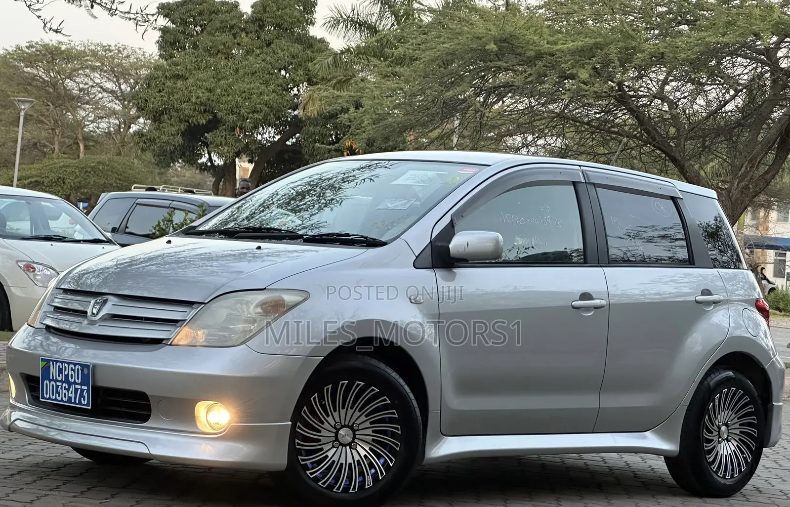 Toyota IST 2003 Silver