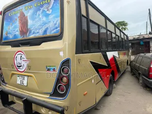 Tata Starbus Ultra Skool 2005 Gold