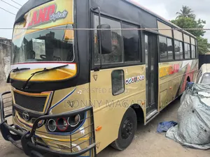 Tata Starbus Ultra Skool 2005 Gold