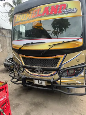 Tata Starbus Ultra Skool 2005 Gold