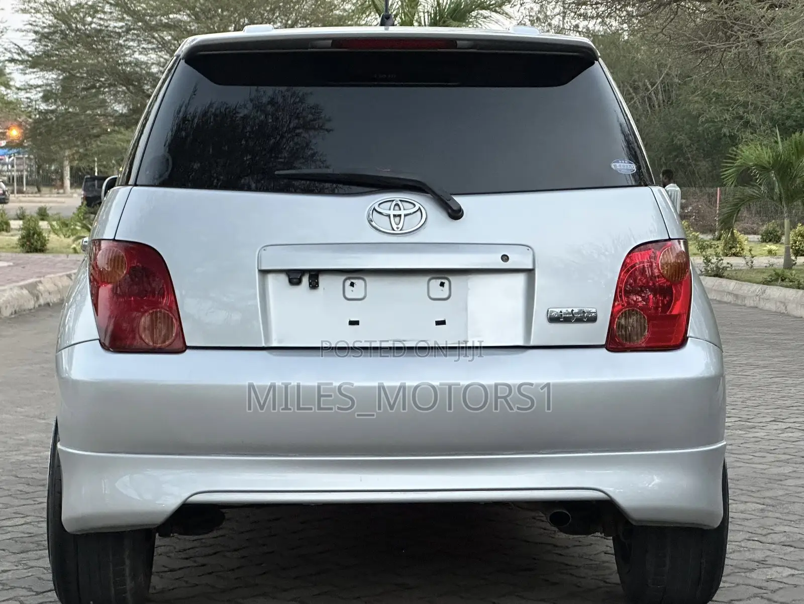 Toyota IST 2004 Silver