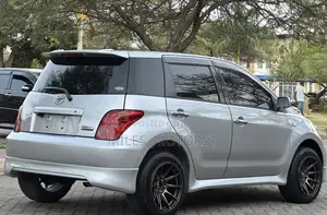 Toyota IST 2004 Silver
