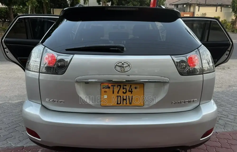 Toyota Harrier 2003 Silver