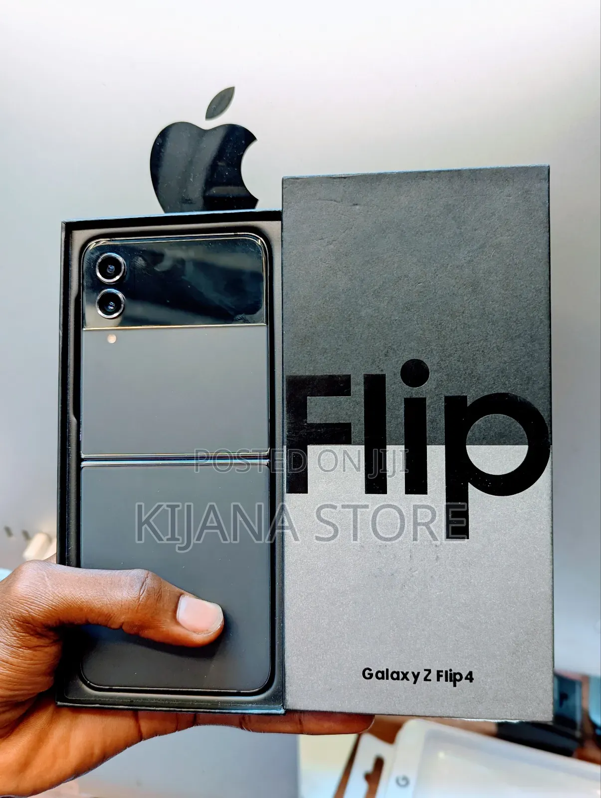 New Samsung Galaxy Z Flip4 128 GB Black