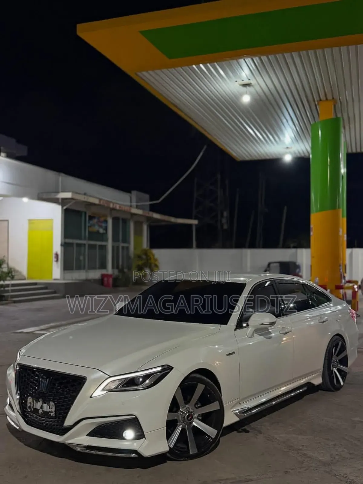 Toyota Crown 2018 White