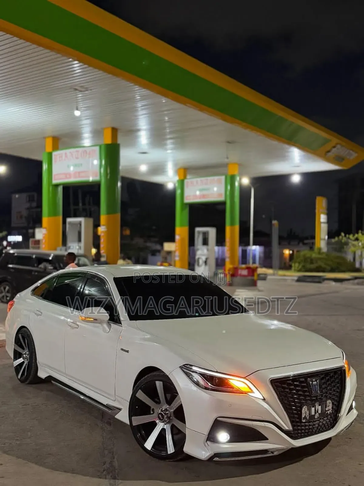 Toyota Crown 2018 White