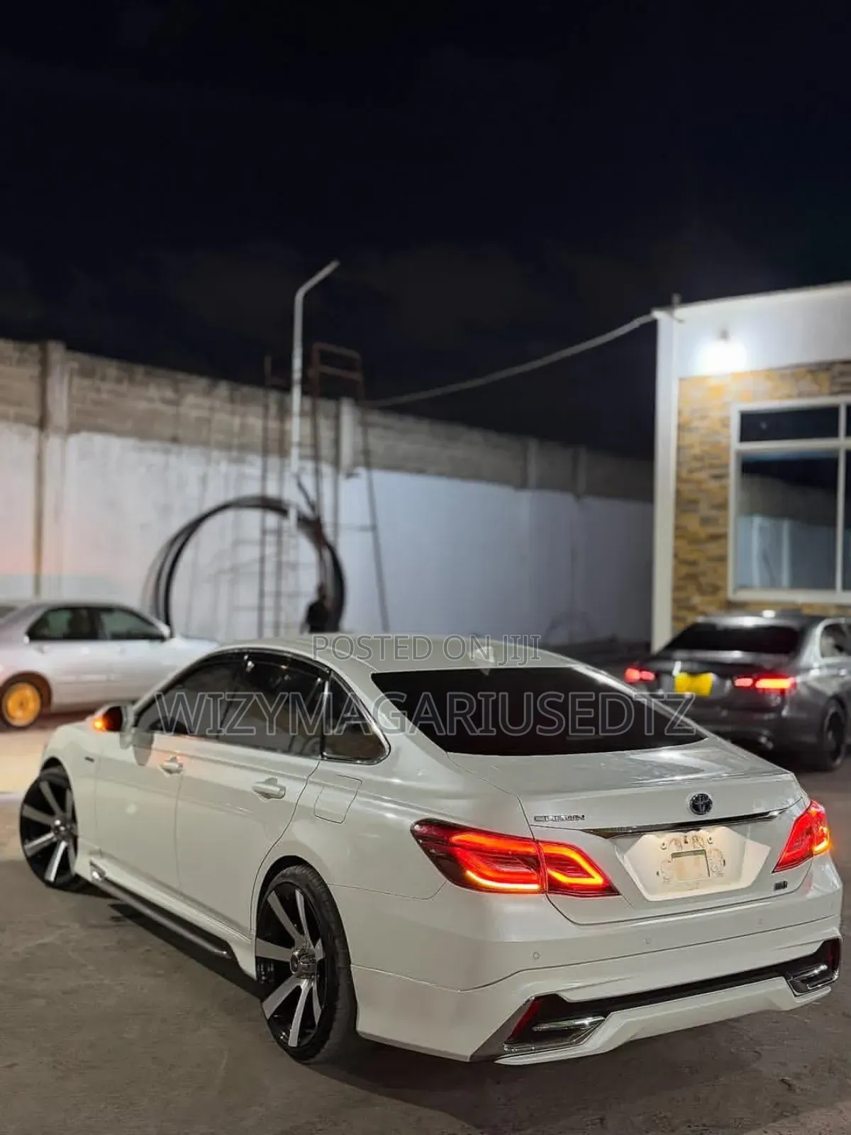 Toyota Crown 2018 White