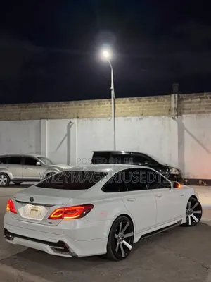 Toyota Crown 2018 White