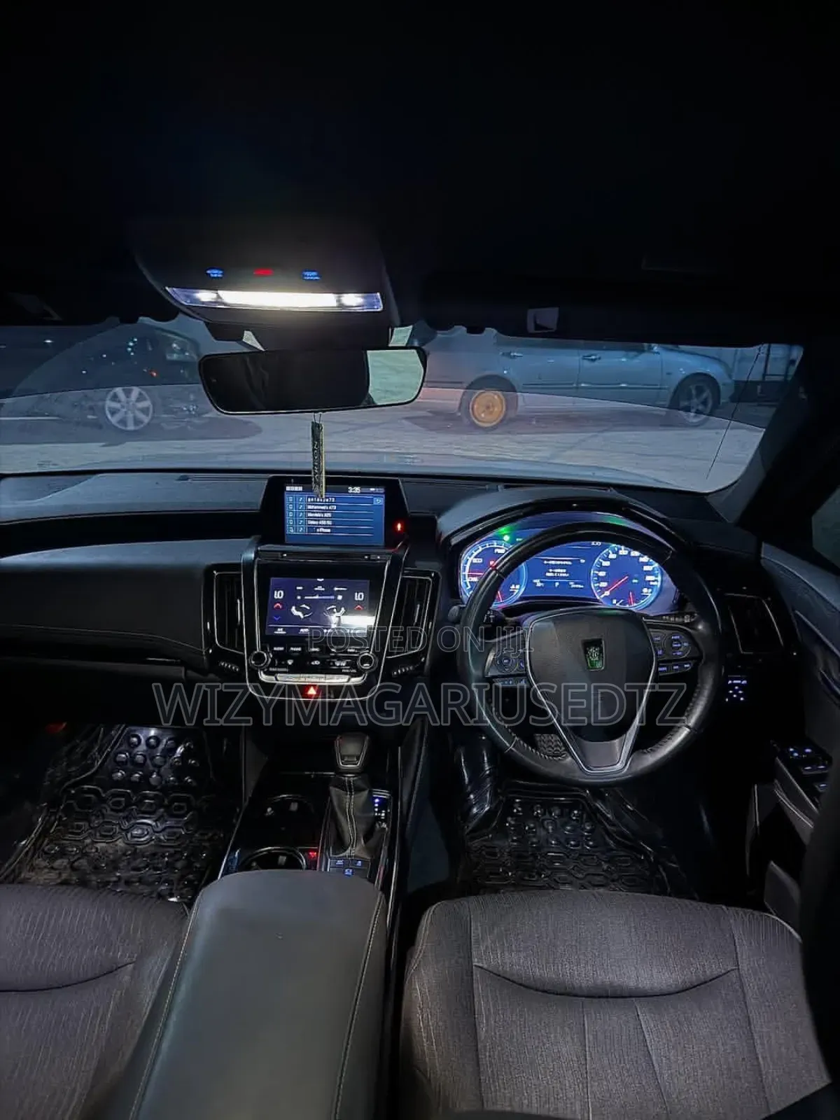 Toyota Crown 2018 White