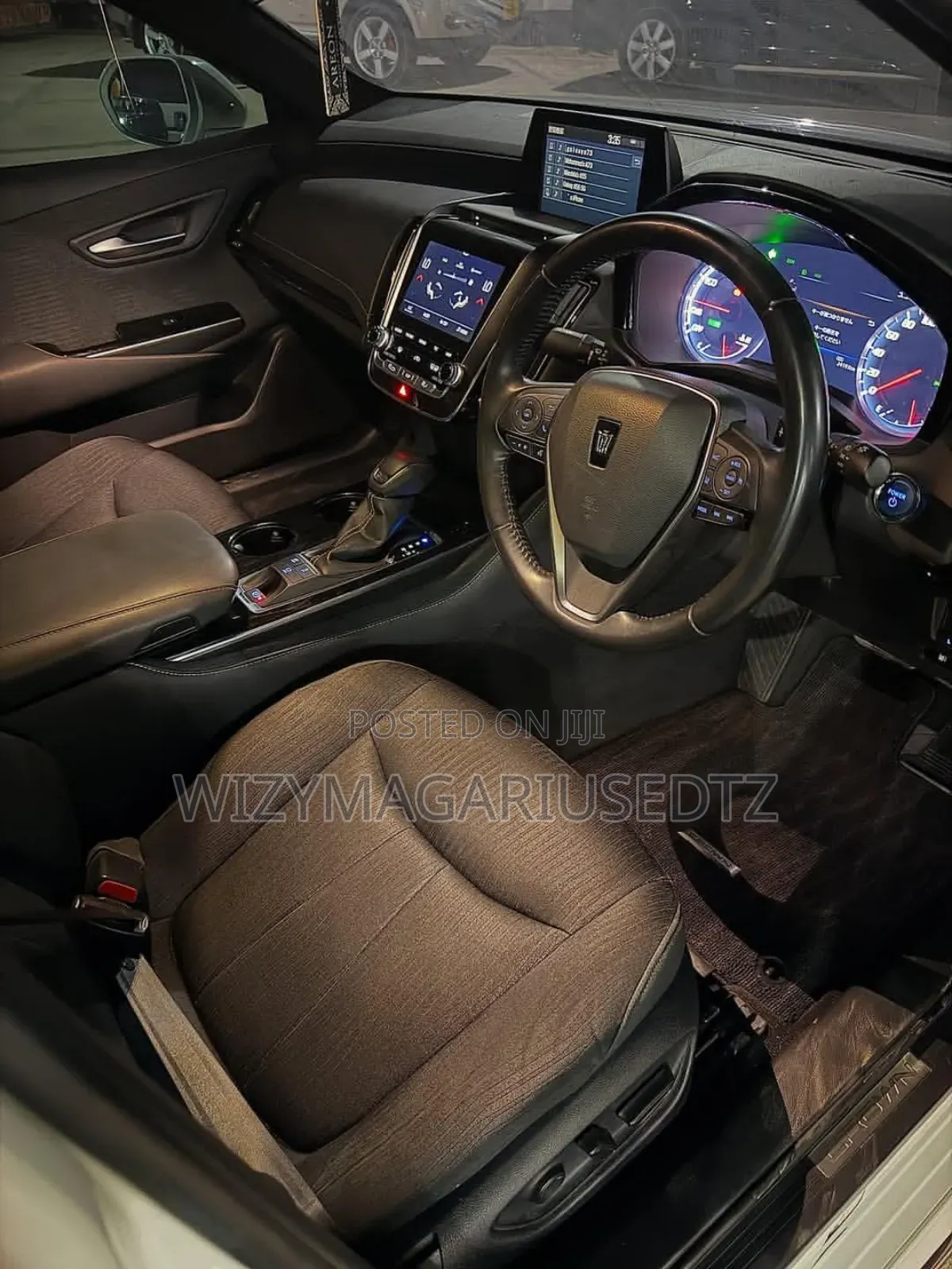 Toyota Crown 2018 White
