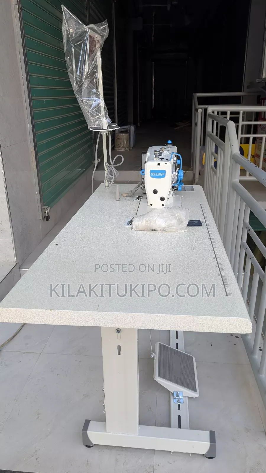Beyond Industerial Sewing Machine Bj 6988e
