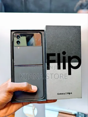 New Samsung Galaxy Z Flip4 128 GB Black