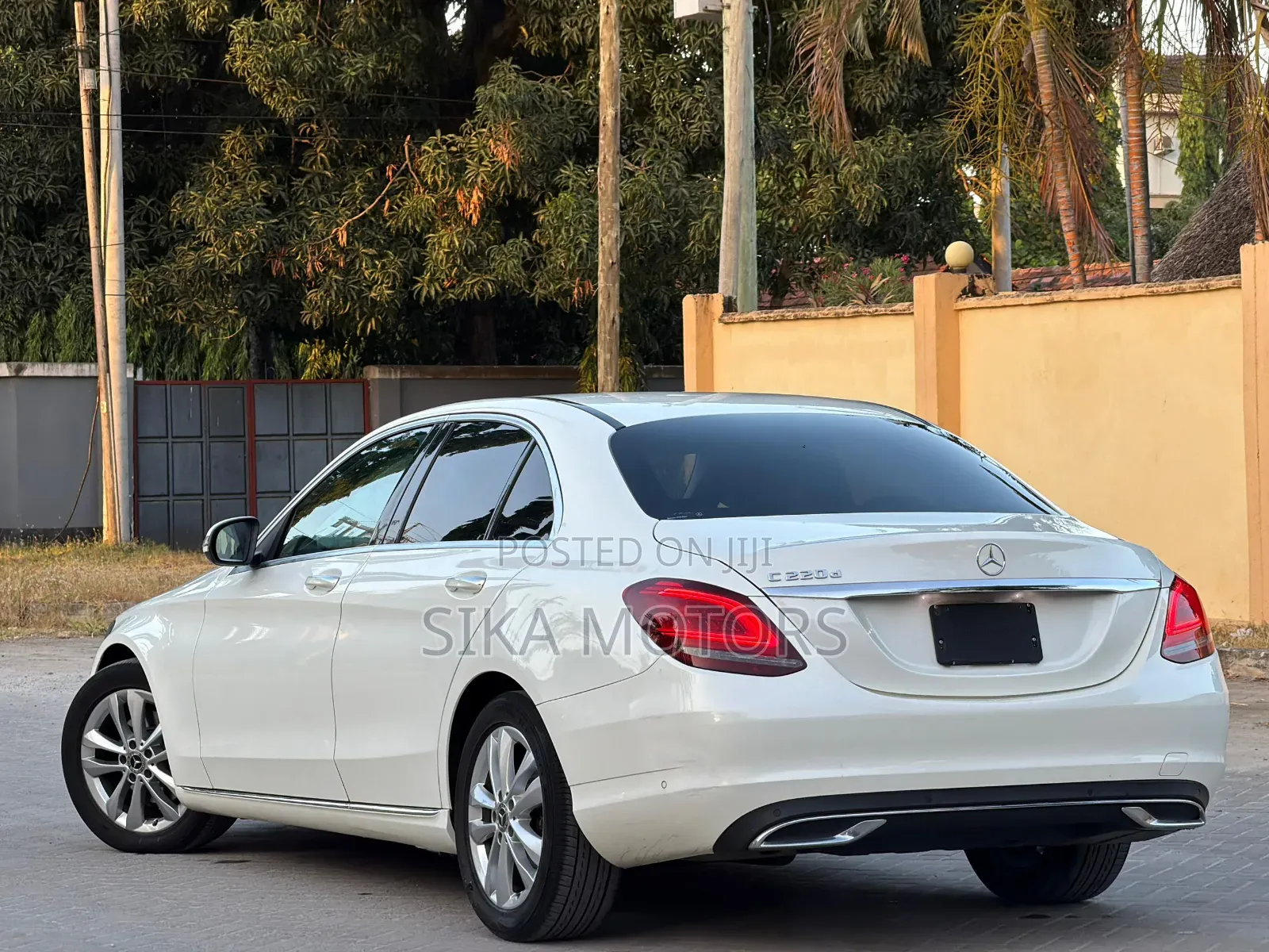 Mercedes-Benz C220 2018 White