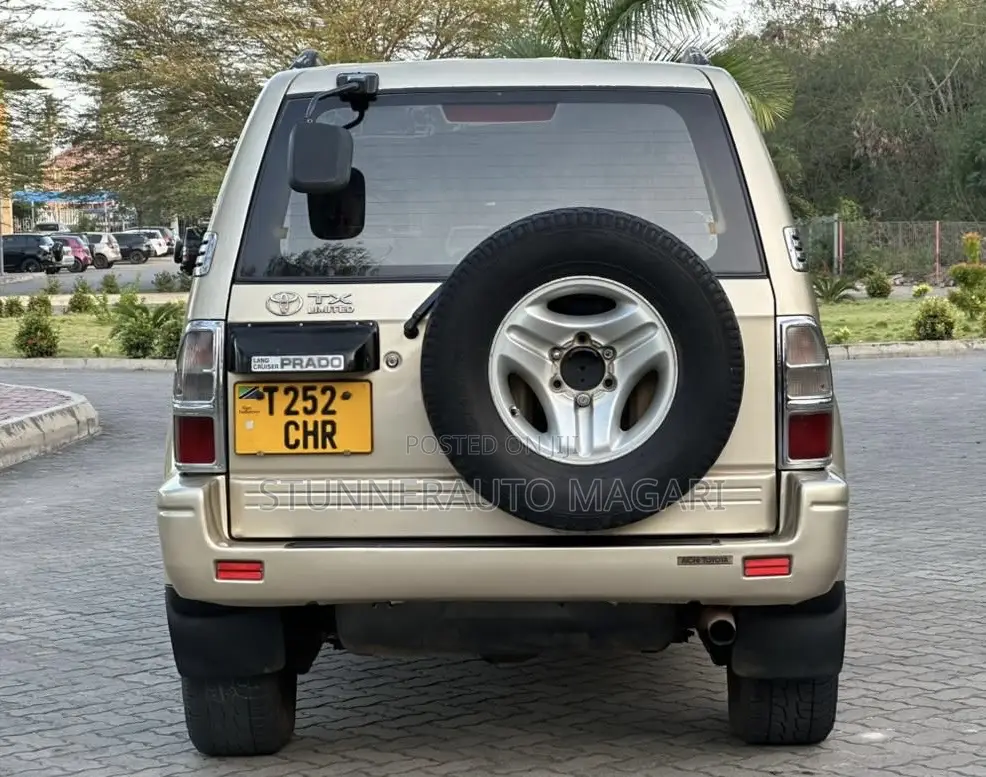 Toyota Land Cruiser Prado 2001 Gold