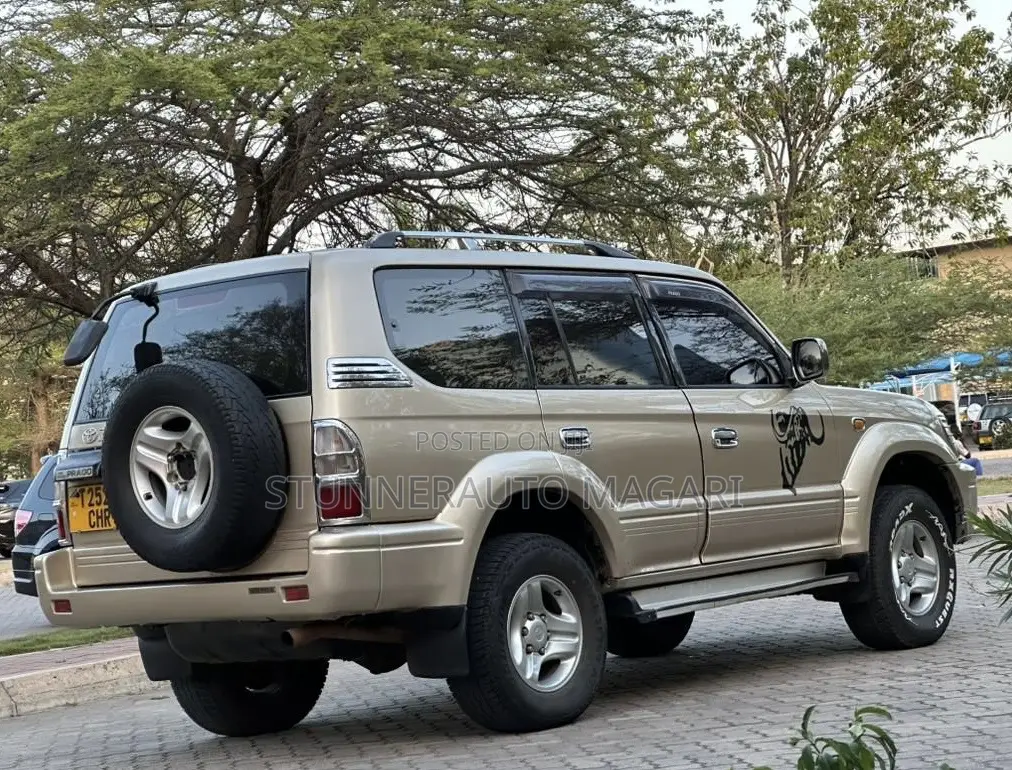 Toyota Land Cruiser Prado 2001 Gold