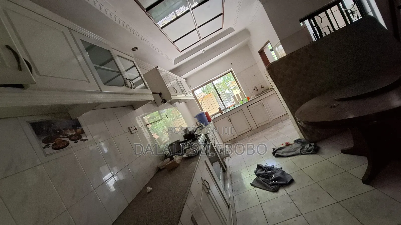 6bdrm Bungalow in Sinza Makaburini for sale